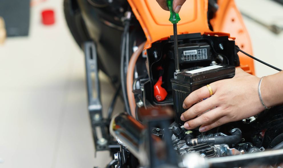 Aki Motor, sumber Moladin