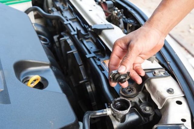 Tips Singkat Berkendara Mobil Jarak Jauh