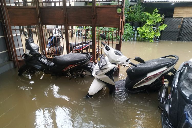 Ilustrasi motor yang mogok karena kemasukan air, Sumber: otomotif.kompas.com