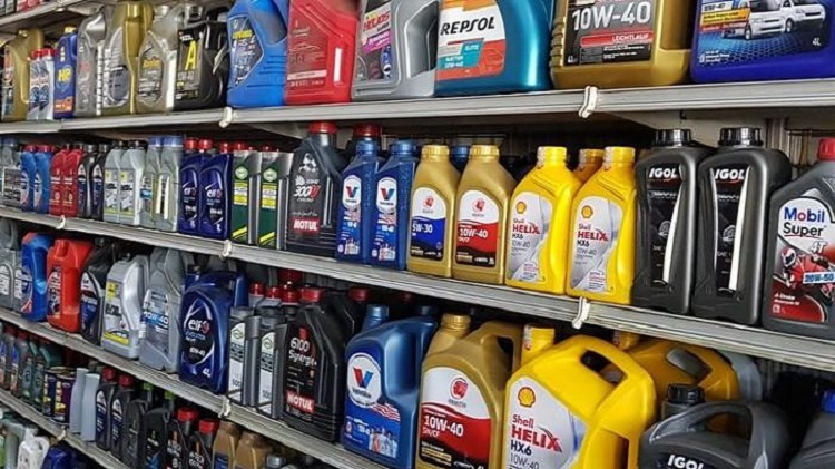 Berbagai merk dari oli mobil yang bisa dipilih Berbagai merk dari oli mobil yang bisa dipilih, Sumber: blog.tribunjualbeli.com