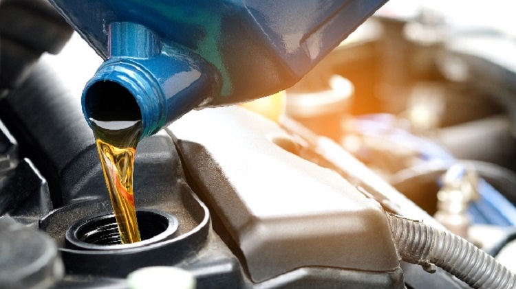 Beginilah 5 Tips Memilih Oli Mobil yang Tepat, Jangan Asal Pilih!