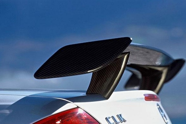 Tampilan dari rear spoiler Tampilan dari rear spoiler, Sumber: otomotif.kompas.com