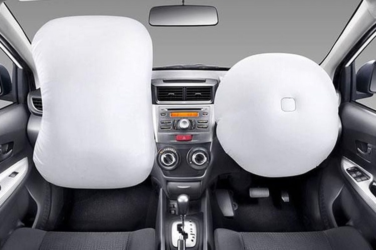Menjaga keselamatan penumpang menggunakan airbag Menjaga keselamatan penumpang menggunakan airbag, Sumber: otomotif.kompas.com