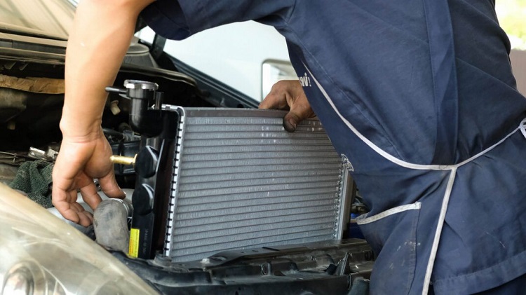 Inilah 7 Tips Merawat Radiator Mobil yang Tepat