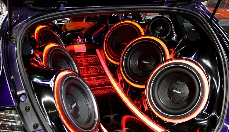 Hal-hal yang berkaitan dengan sistem audio mobil Hal-hal yang berkaitan dengan sistem audio mobil, Sumber: blibli.com