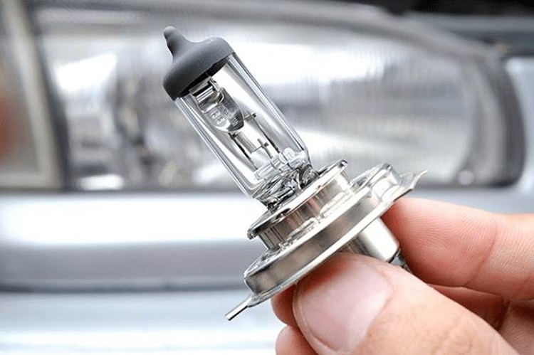 Pemilihan lampu mobil yang tepat dan memberikan kenyamanan berkendara, Sumber: autofun.co.id