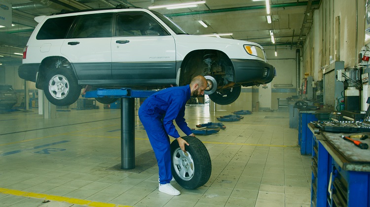 Mekanik bengkel mobil, Sumber: pexels.com
