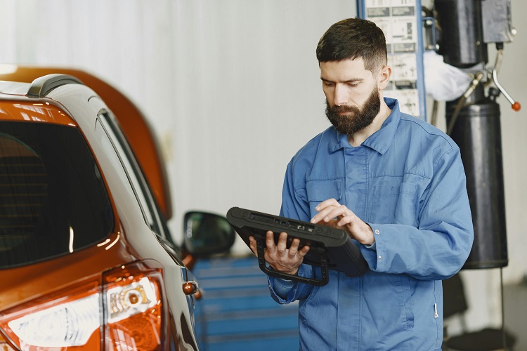 Tips merekrut karyawan otomotif profesional, Sumber: pexels.com