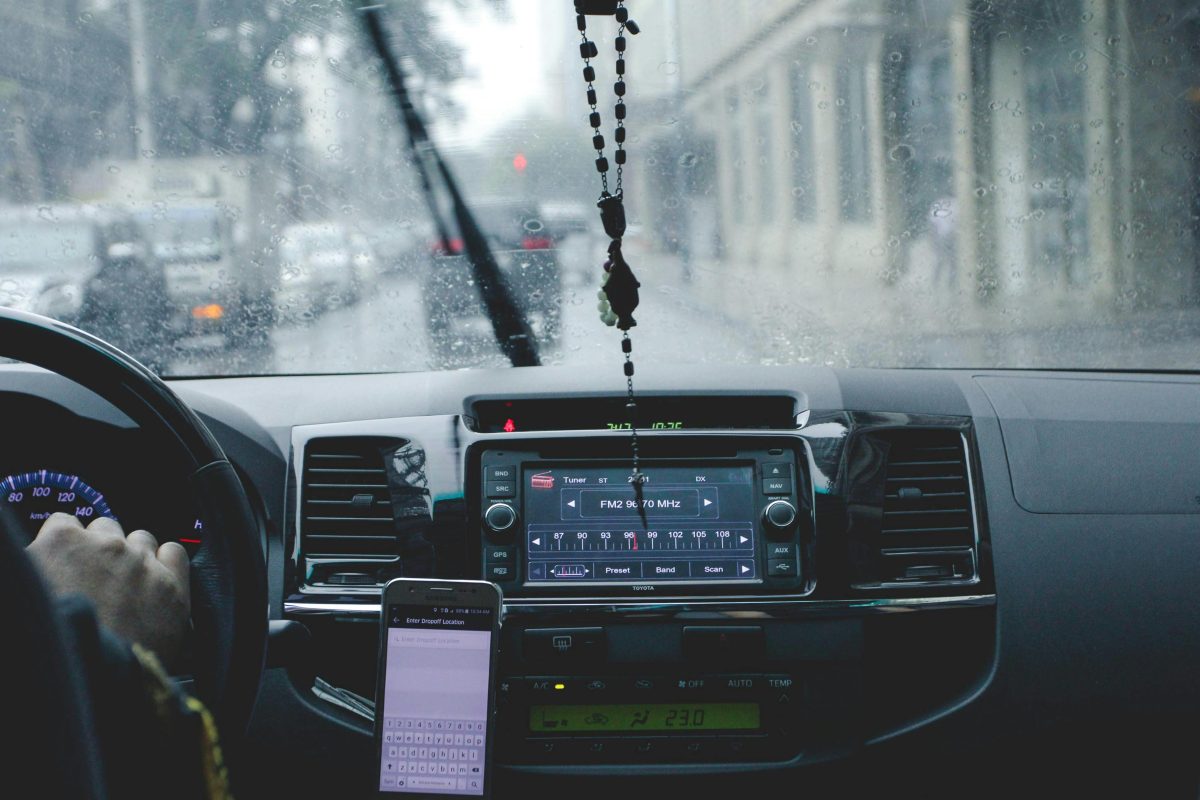 7 Tips Efektif Perawatan Mobil saat Musim Hujan Tiba