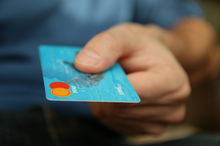 Memberikan harga yang kompetitif, Sumber: pexels.com