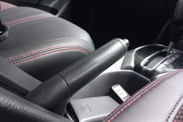 Rem tangan, Sumber: otomotif.kompas.com